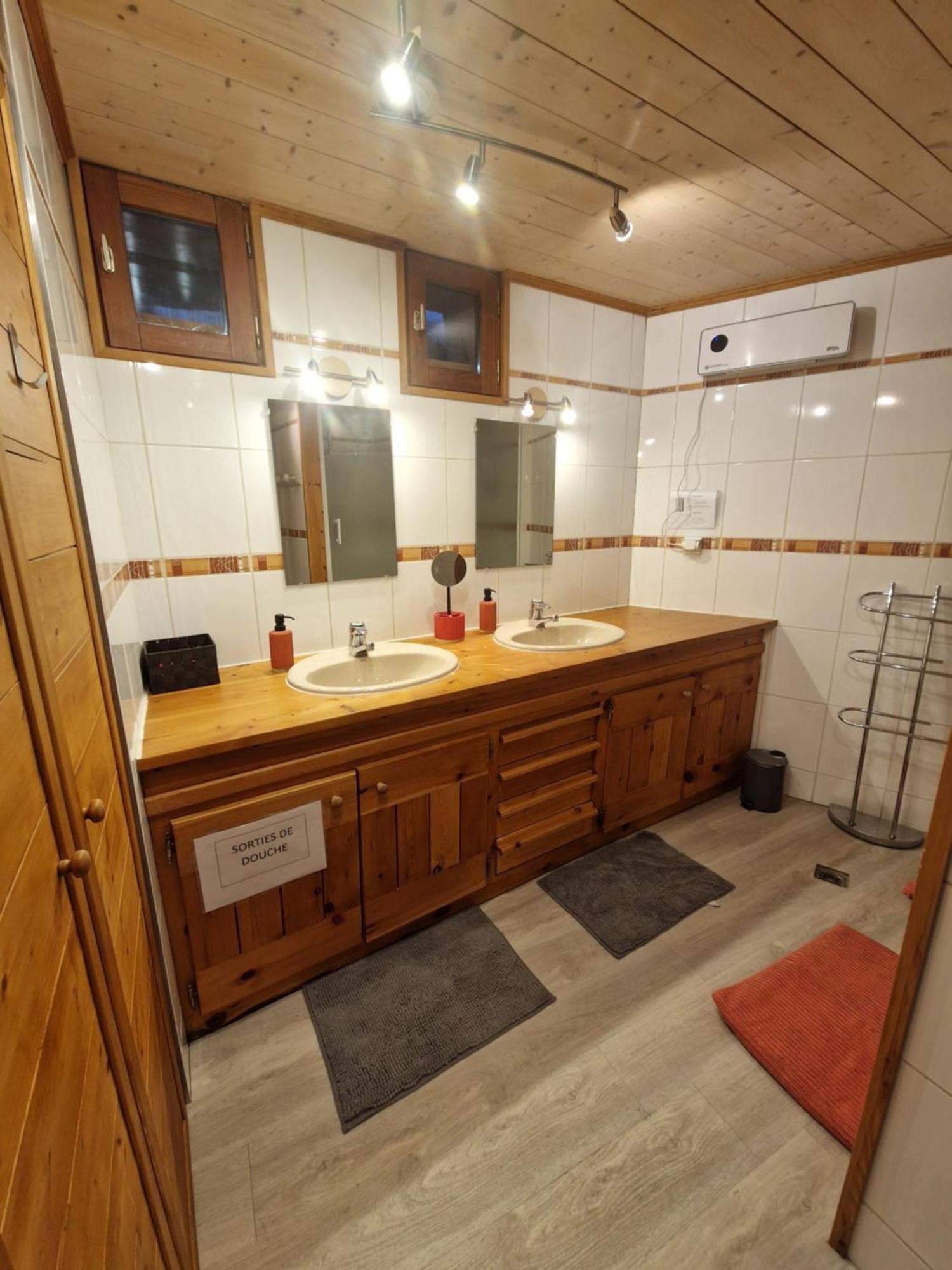 Le Chalet Pointu De Capucine Bourg-Saint-Maurice Exterior foto